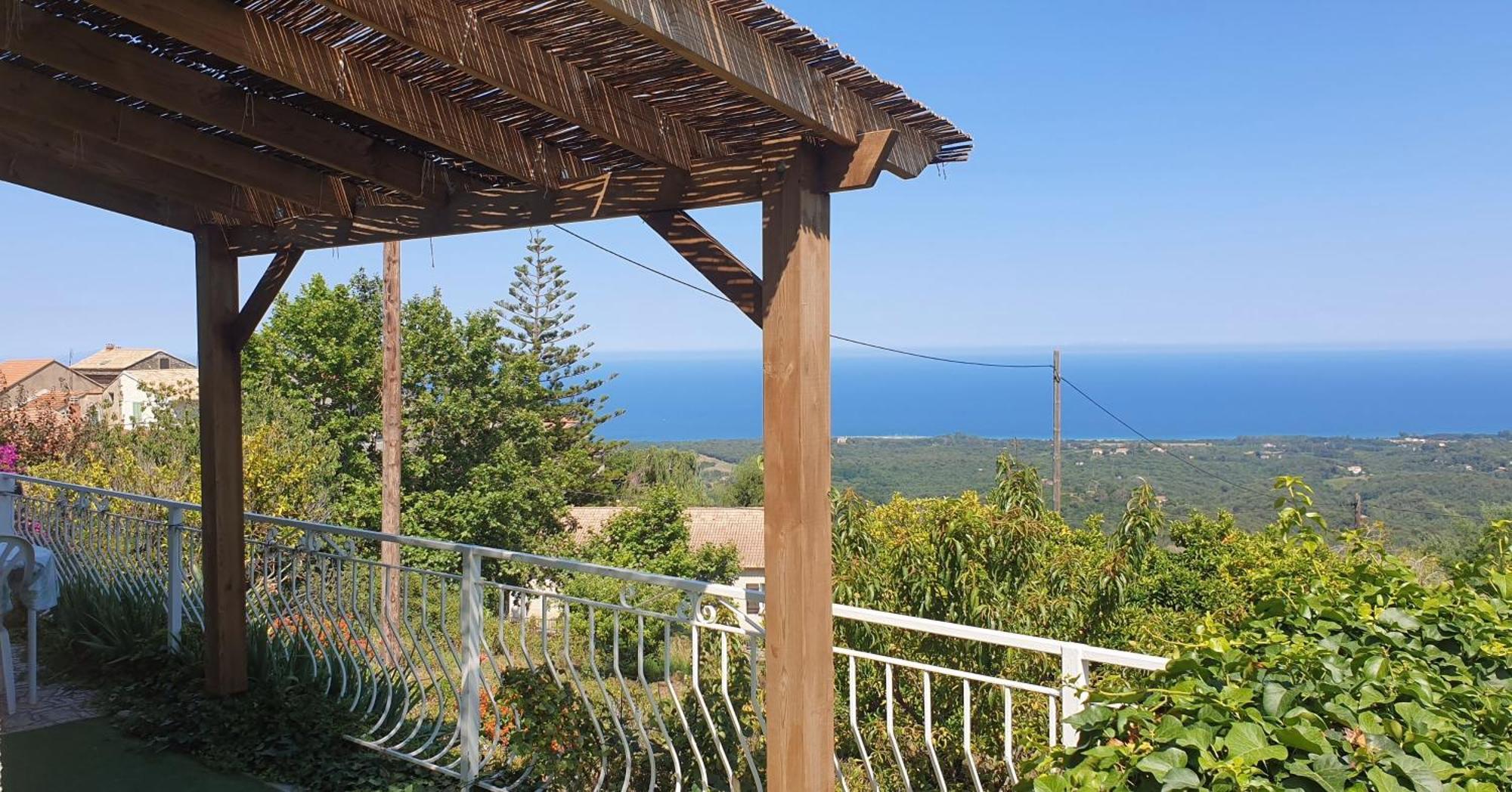 Appartement A Caserella entièrement rénové avec terrasse et vue panoramique sur mer Valle-di-Campoloro Extérieur photo